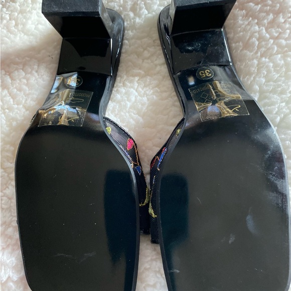 NWT Women’s Seven7 Slip on Heeled Sandals Black with Print Size 35. Gorgeous!!!